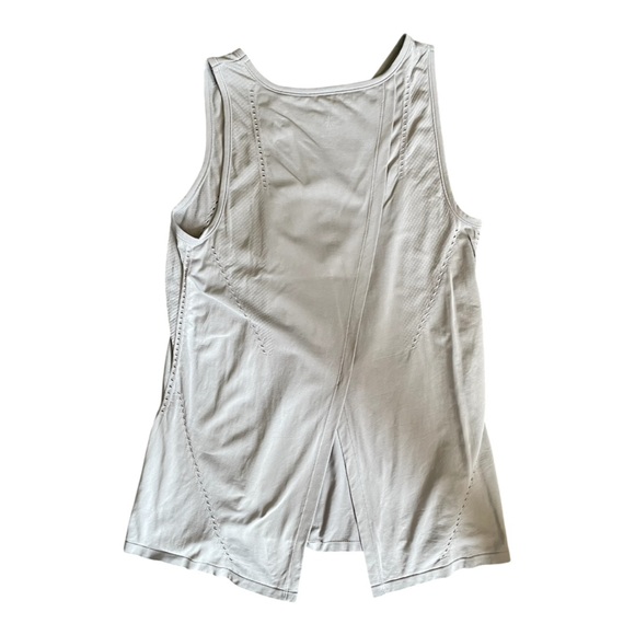 #031, Athleta grayish blue Foothills tank top, no tag, size S - Picture 2 of 3